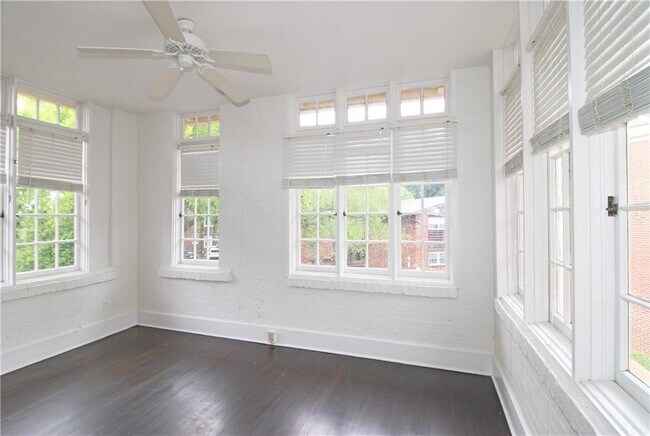 Building Photo - 1 S Prado NE