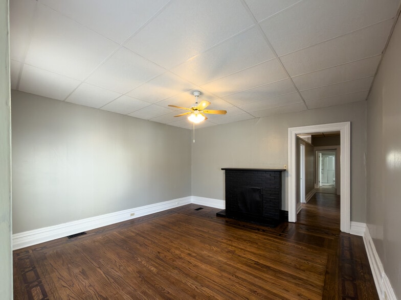 Living Room - 337 E 15th St