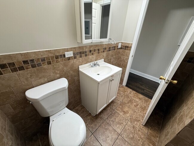 Building Photo - 6626 Cermak Rd