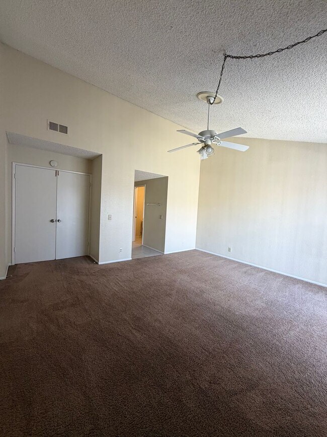 Building Photo - 1302 Gina Dr