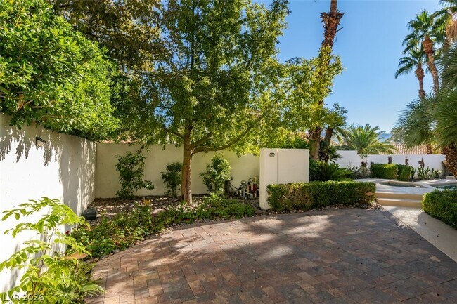 Building Photo - 174 Buena Ct