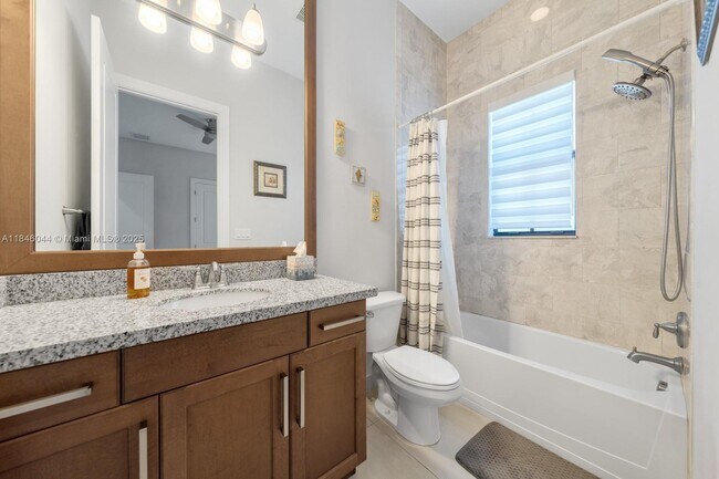 Building Photo - 8545 Watercrest Cir E