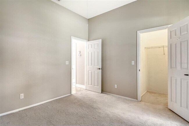 Building Photo - 5001 Sturbridge Ct