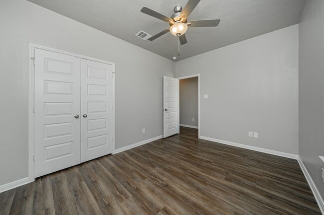 Building Photo - Where Style Meets Comfort: Elevate Your Li...