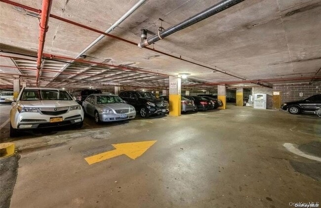 Building Photo - 150-38 Union Tpke Un