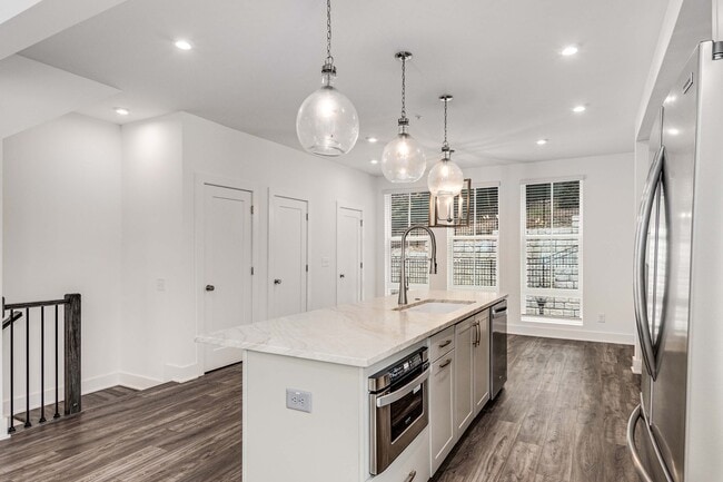 Building Photo - 1815 Gotham Ln NE