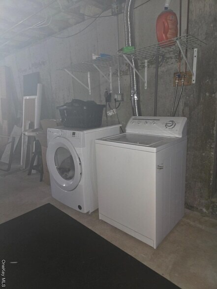 Building Photo - 21 Wyant Ave