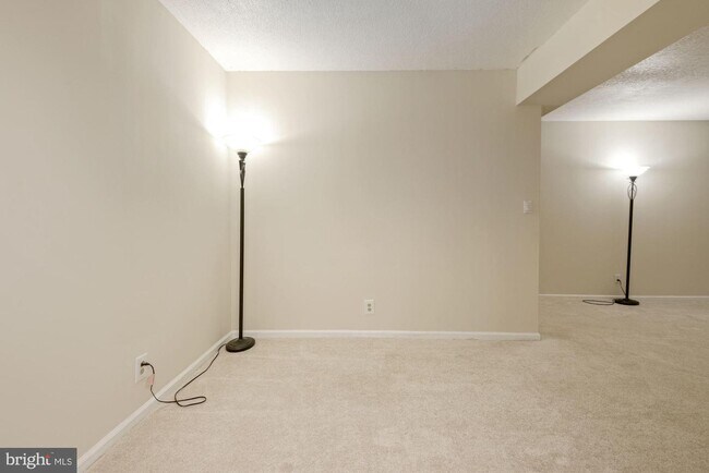 Building Photo - 7640 Provincial Dr