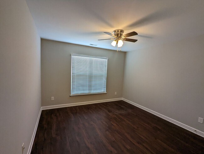 Building Photo - 128 Mackwood Rd