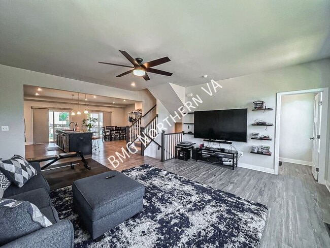 Building Photo - 7731 Blackburn Ridge Dr