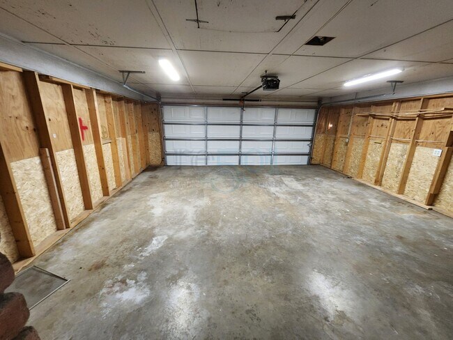 Building Photo - 7520 W Markham St