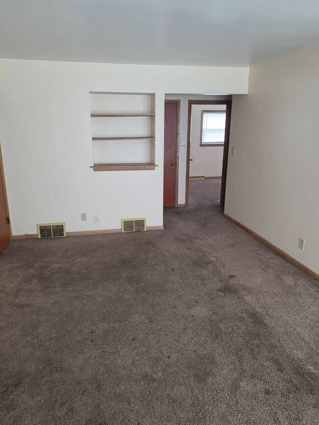 Building Photo - 6718 W Warnimont Ave