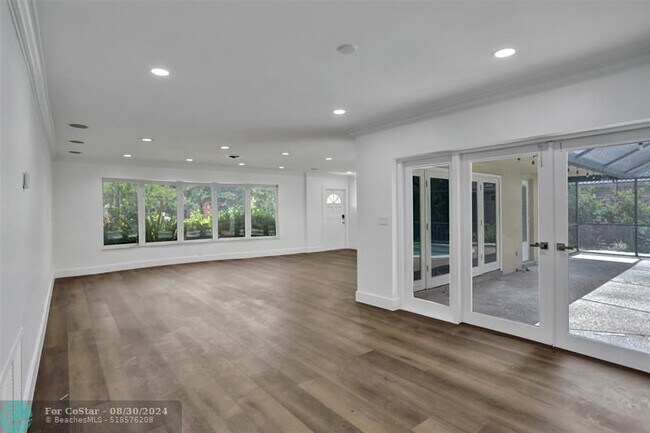Building Photo - 161 SW 75th Ave