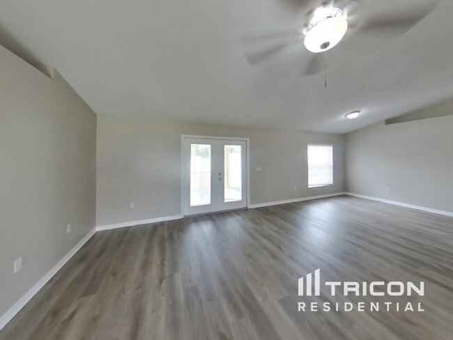 Building Photo - 13001 Fish Cove Dr