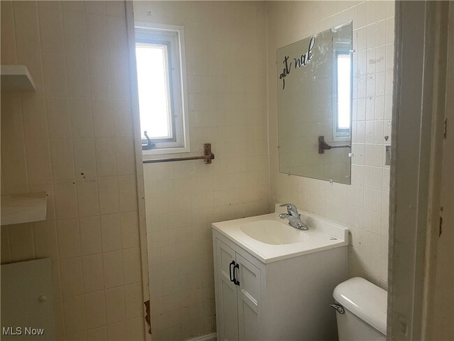 Building Photo - 1365 East Ave