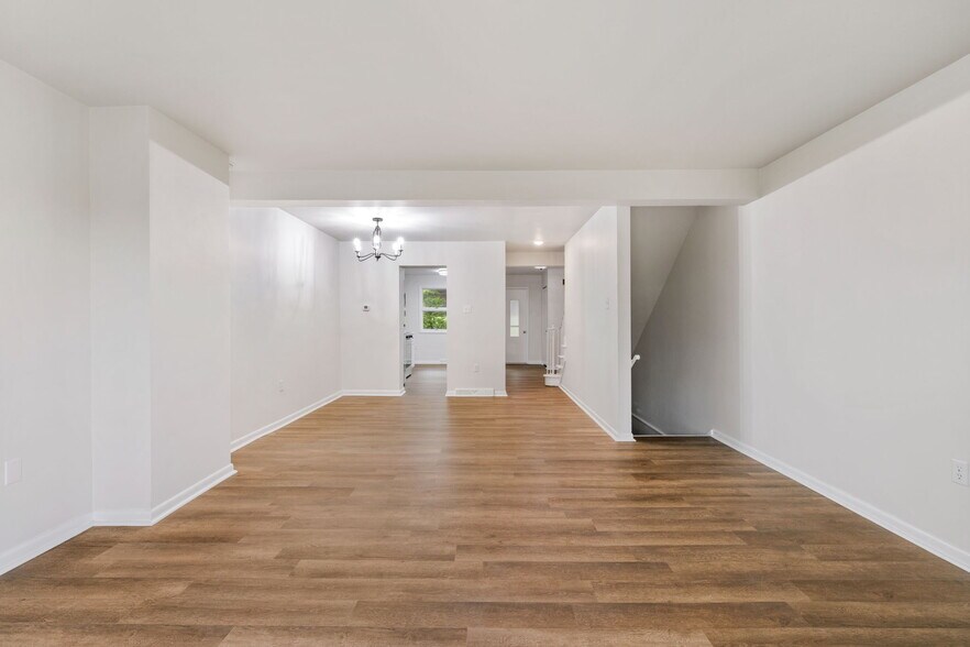 Building Photo - 216 Oakview Dr