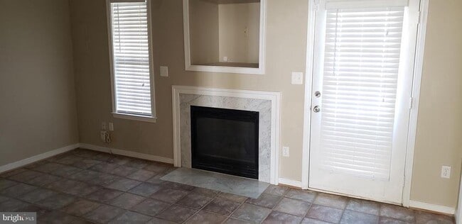 Building Photo - 405 Donelson Loop