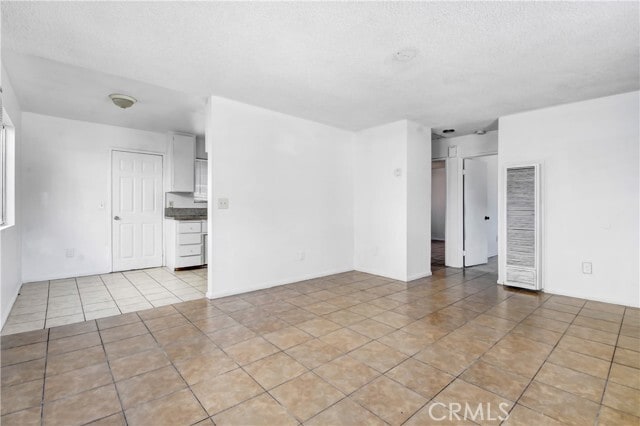 Building Photo - 4039 Lorraine Dr