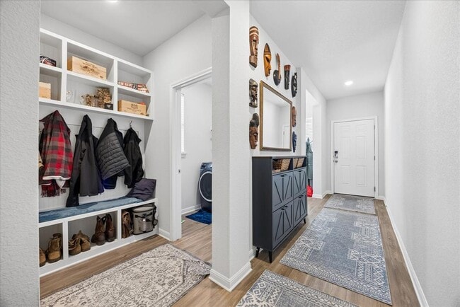 Building Photo - 8300 Augeron Dr