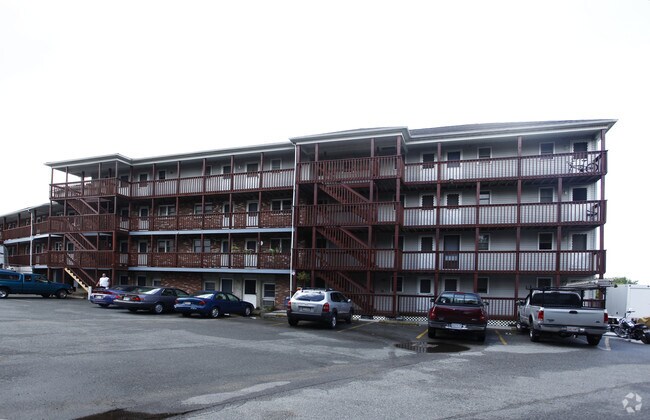 Building Photo - Hannah