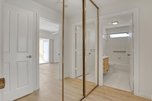 Building Photo - 1301 Sun Terrace Ct