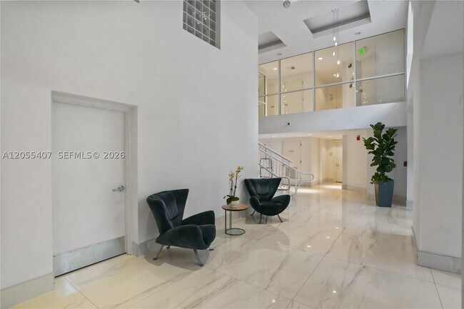 Building Photo - 3330 NE 190th St