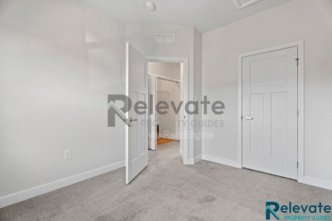 Building Photo - 2008 Old Manchester St