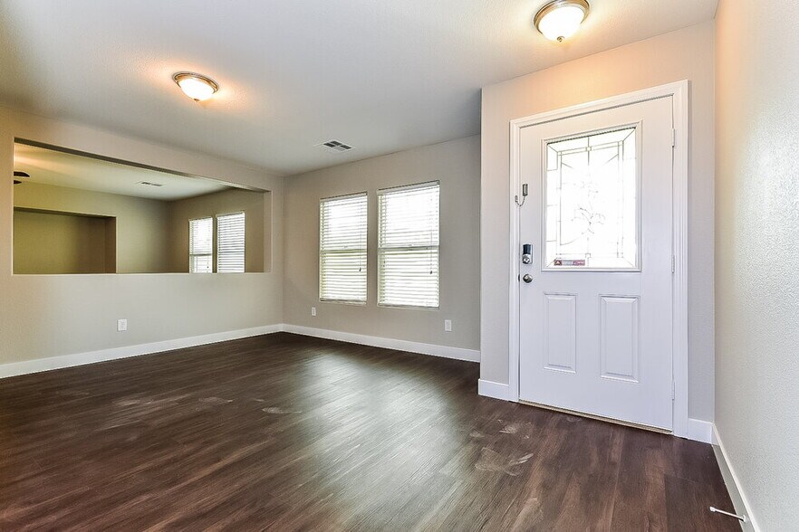 Building Photo - 3609 N Porch Swings Way