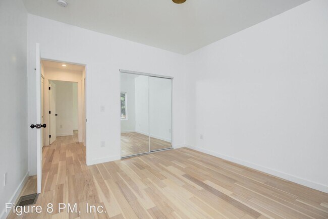 Building Photo - 1127 N Westmoreland Ave