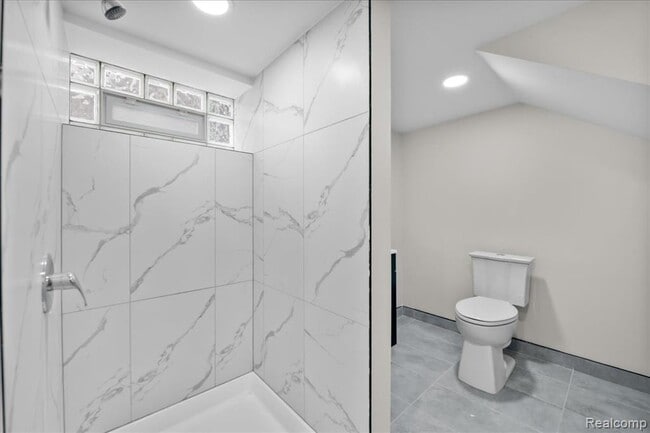 Building Photo - 16200 Parkside St