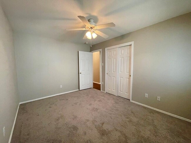 Building Photo - 162 Dressen