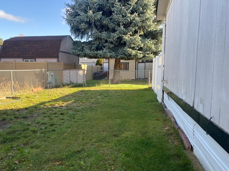 Building Photo - 1827 Westminster Ave