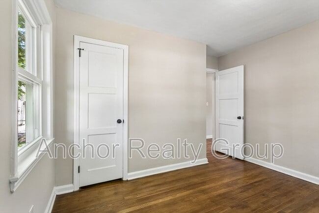 Building Photo - 7730 Ruthven Rd