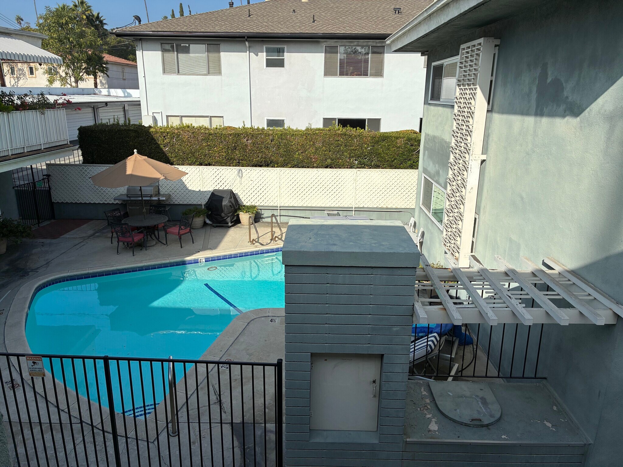 Common Pool Area w/Barbeque - 1520 Spruce St