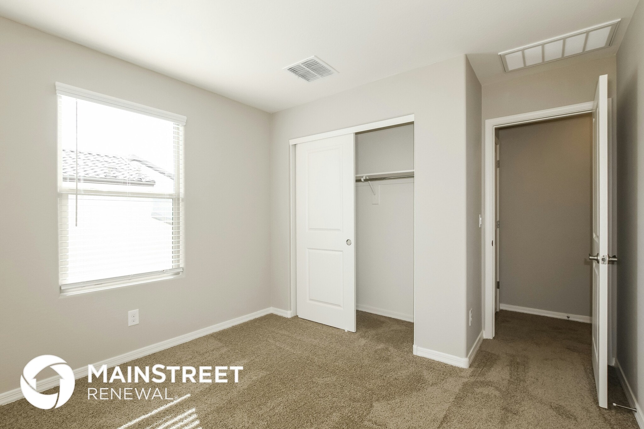 Building Photo - 3915 S 82nd Dr