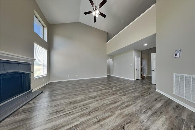 Building Photo - 17907 Timber Crossing Ln