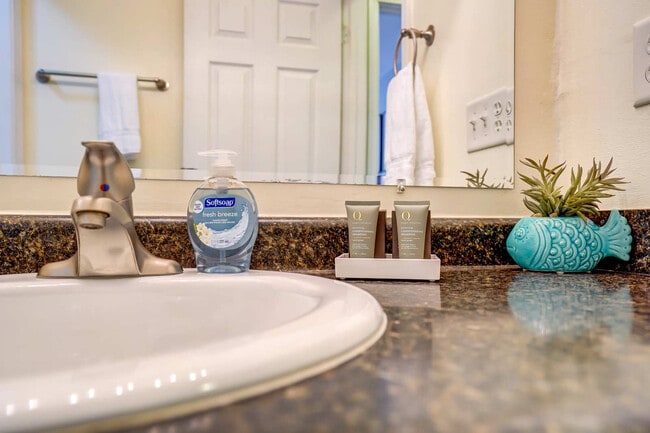 Building Photo - 3367 S 100th St