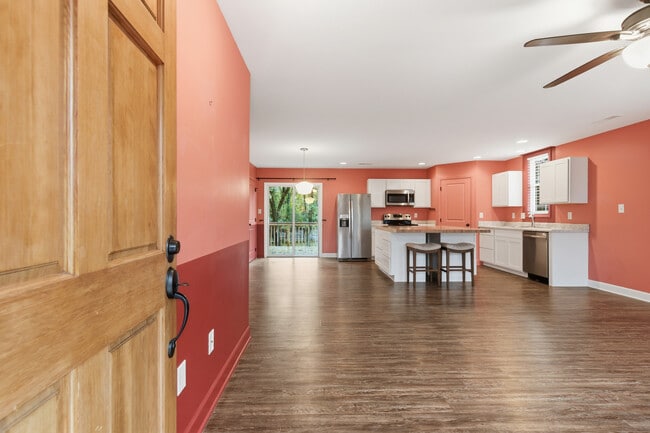 Building Photo - 3104 Husky Way