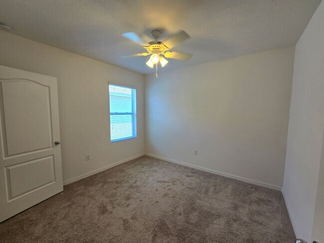 Building Photo - 121 Fishermans Cove Dr