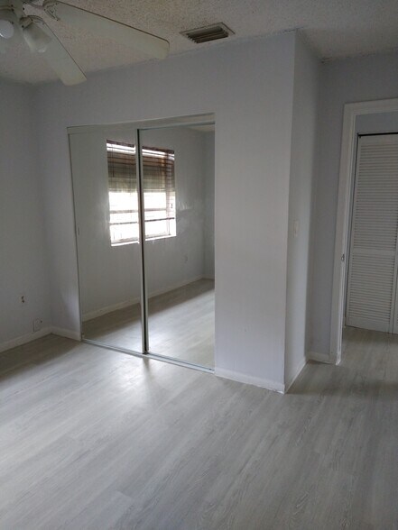 Building Photo - 335 NW 50th St