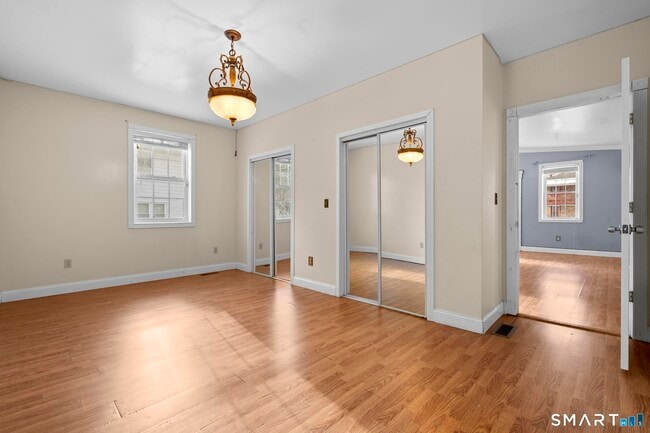 Building Photo - 242 Prospect St