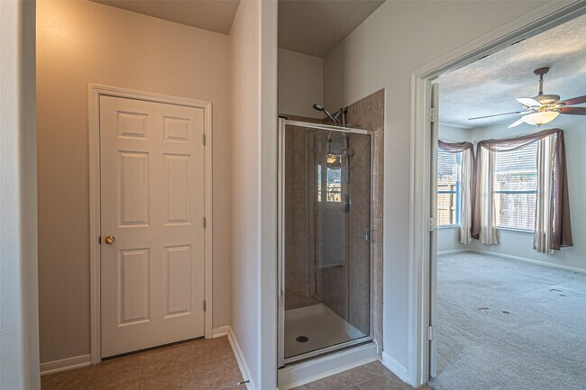 Building Photo - 7431 Riven Oaks Ct