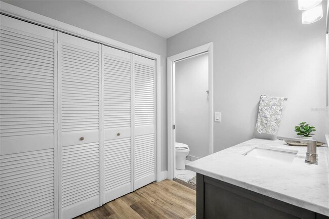 Building Photo - 412 Pinar Dr