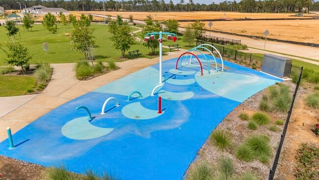 Building Photo - 15446 Maple Ter Dr