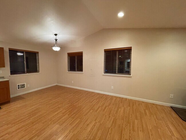 Building Photo - 4391 Masterson Rd
