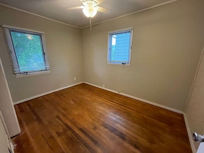 Building Photo - 2132 S 48th Ave