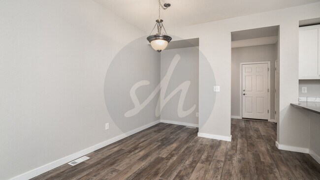 Building Photo - 2 Bedroom Wolf Ranch Townhome with 2 Car Garage