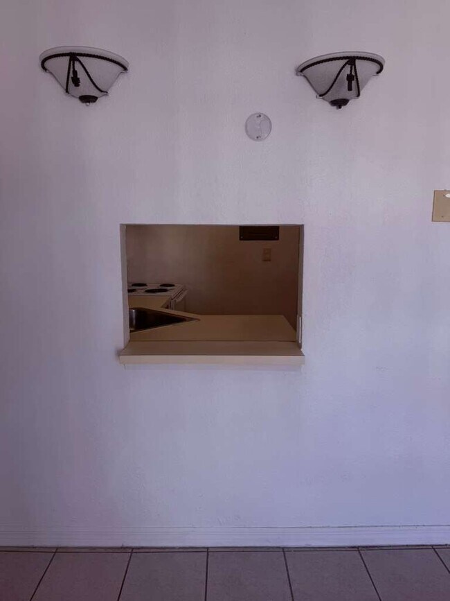 Building Photo - 4550 NW 9th St