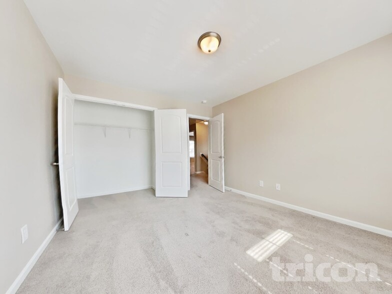 Building Photo - 110 Shore