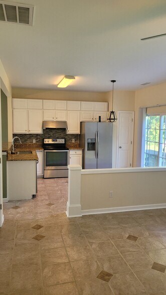 Kitchen - 10820 Rumson Ct